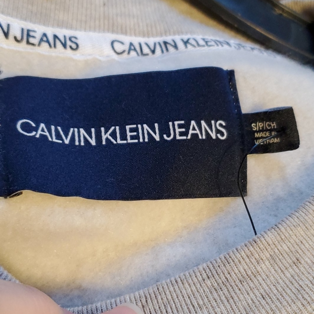 NWT Calvin Klein Sweatshirt - Picture 4 of 6